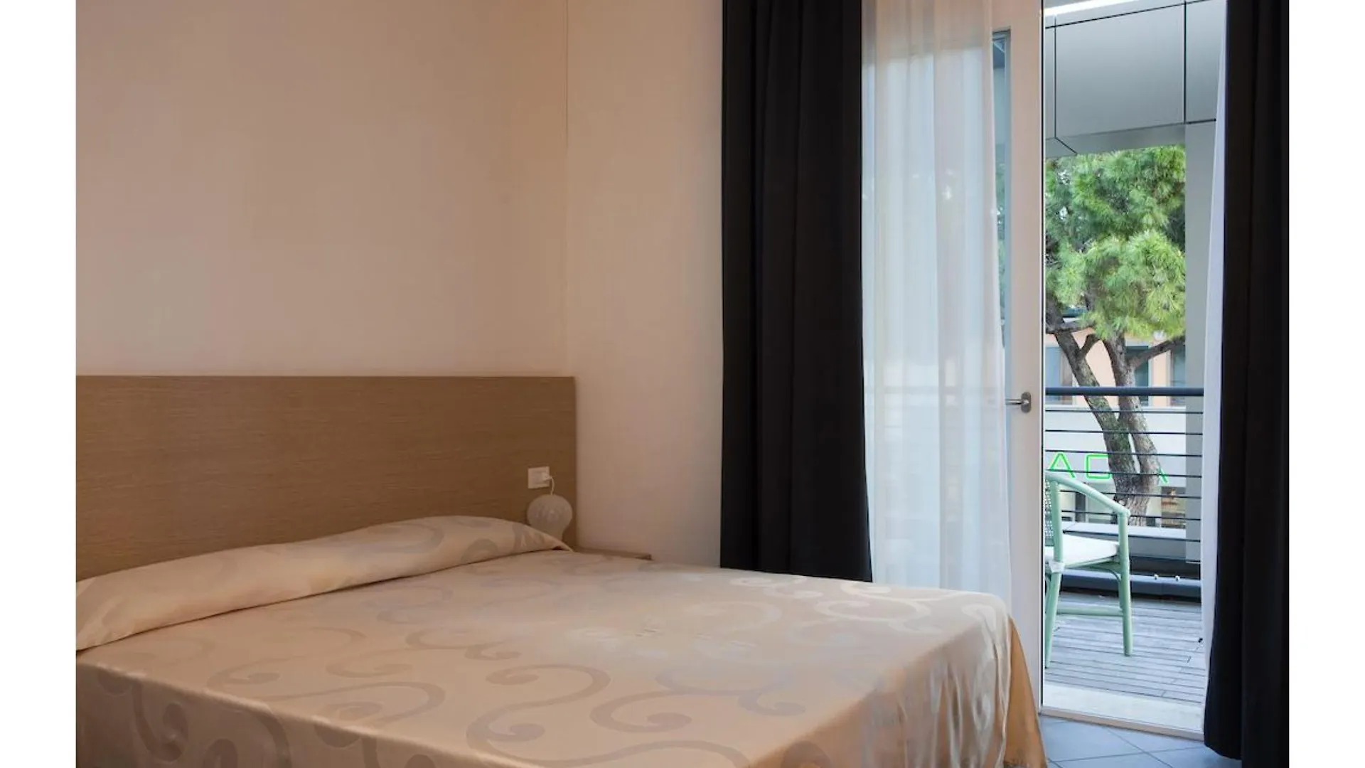 Hotel Eden Lido di Jesolo 4*,  Italy