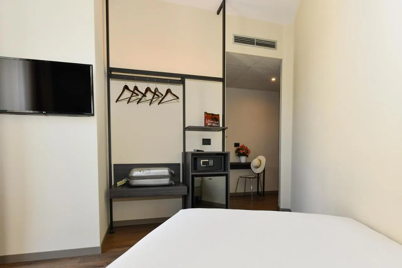 Hotel Eden Lido di Jesolo 4*,  Italy