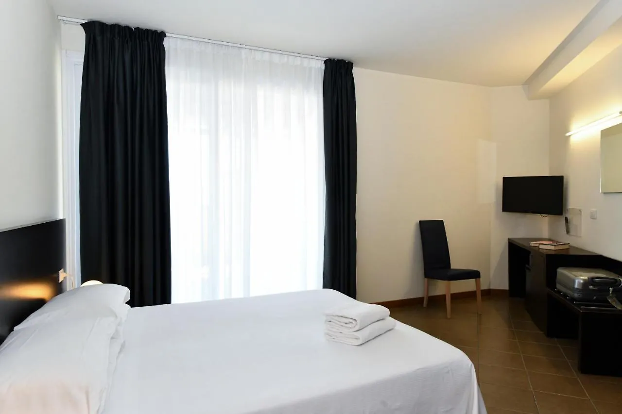Hotel Eden Lido di Jesolo 4*,  Italy